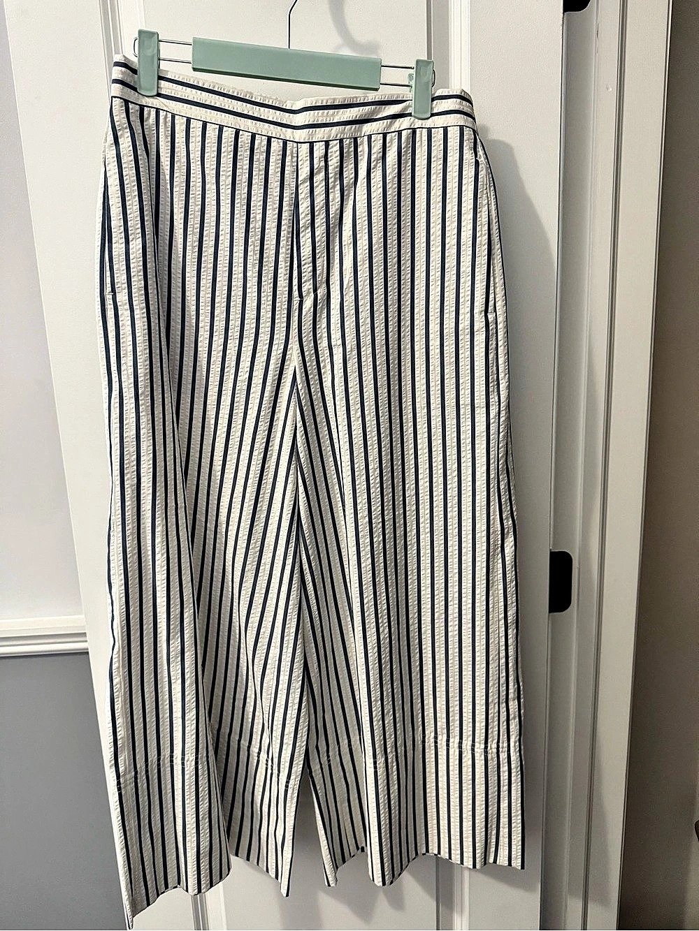 Banana Republic Wide-Leg High-Rise Seersucker Cropped Pull-On Pant Pants White &
